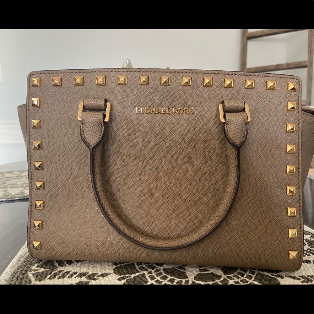 MICHAEL KORS-Selma Leather Studded Crossbody